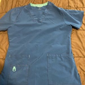 Carhartt scrub top